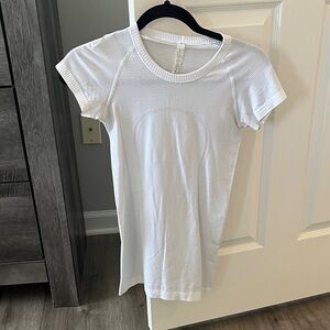 Lululemon swiftly top
